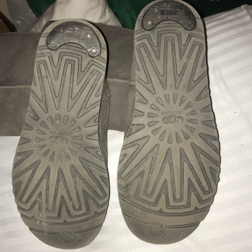 Perfect Condition Grey Ugg Boots - image 4